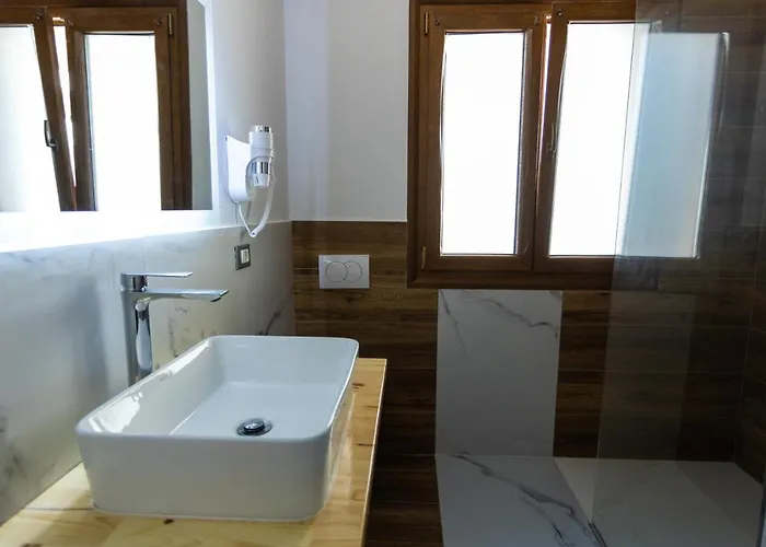 Toni's 3* Vlorë